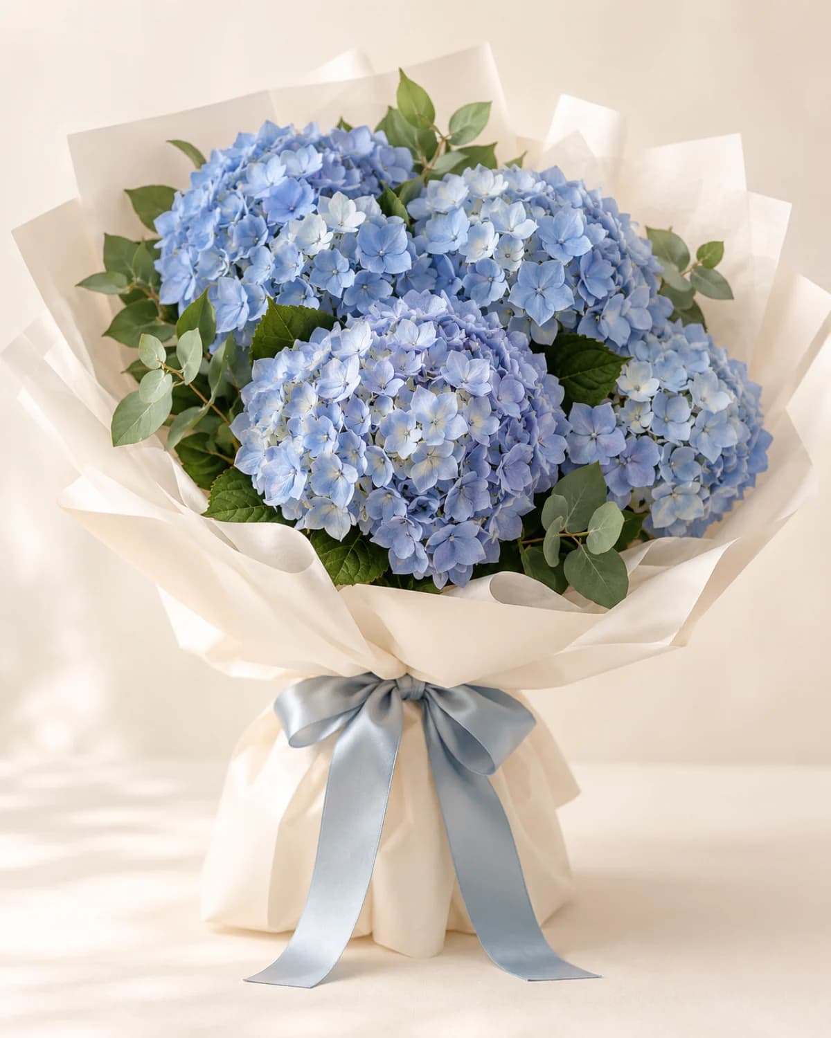ช่อไฮเดรนเยียฟ้า (Hydrangea Blue)